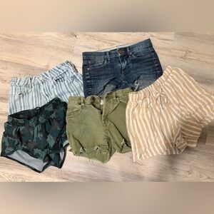 5 pairs of women’s shorts - size 25